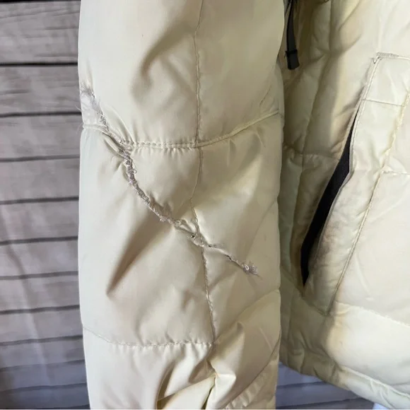 686 Archetype Ski/ Snowboard Puffy Jacket Size Small - Picture 7 of 16